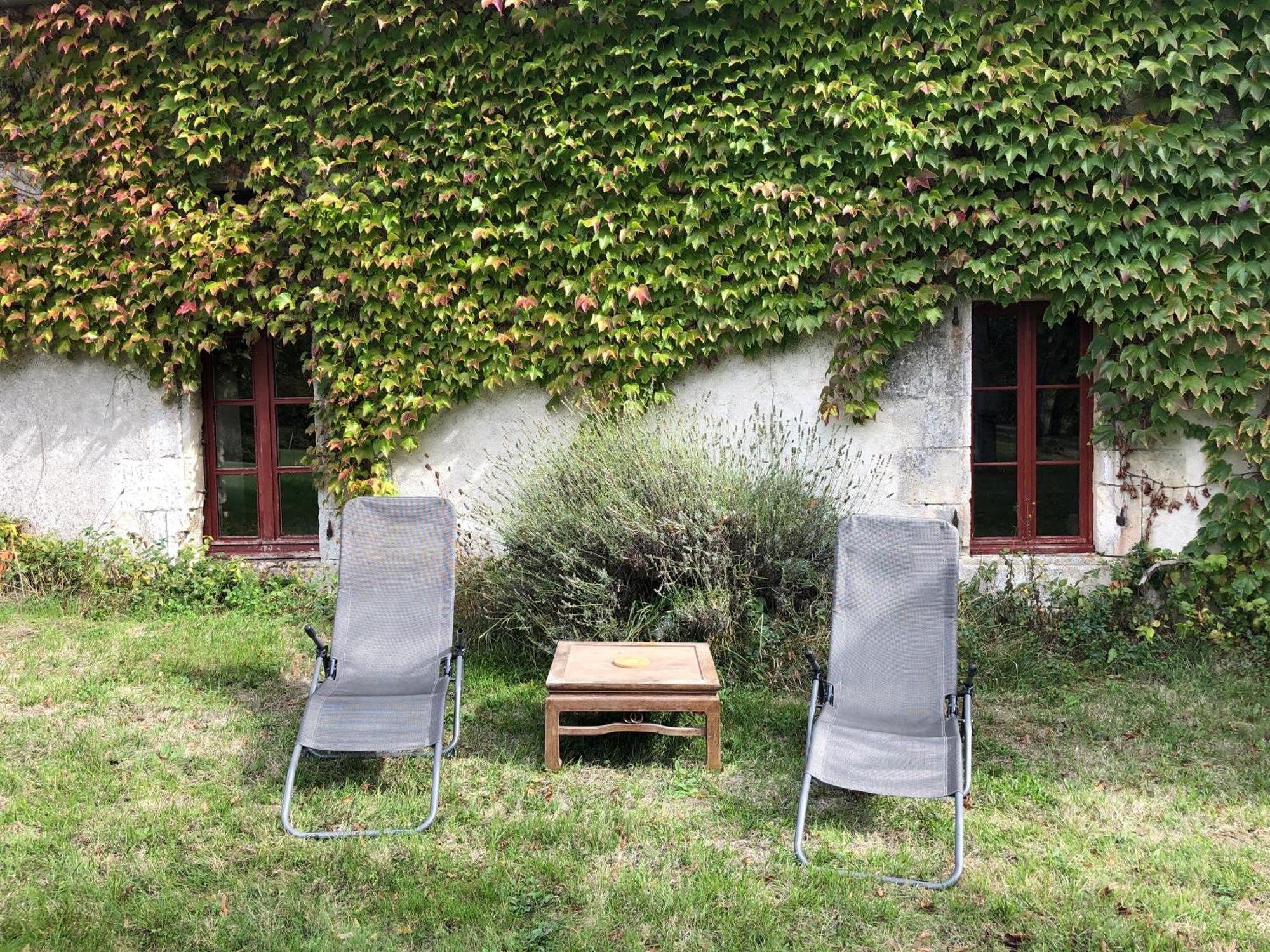 Gite De L'Edelinie Nanteuil-Auriac-de-Bourzac Eksteriør bilde